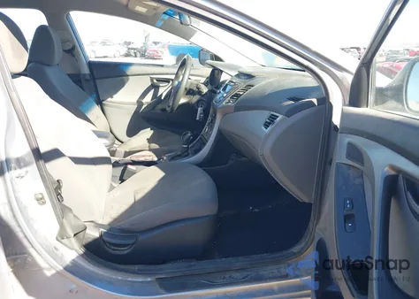 2016 Hyundai Elantra Se z USA, uszkodzony, nr VIN 5NPDH4AE4GH734892